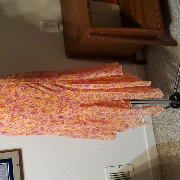 Silk Halter Dress; sz 8 - Picture 9 of 15